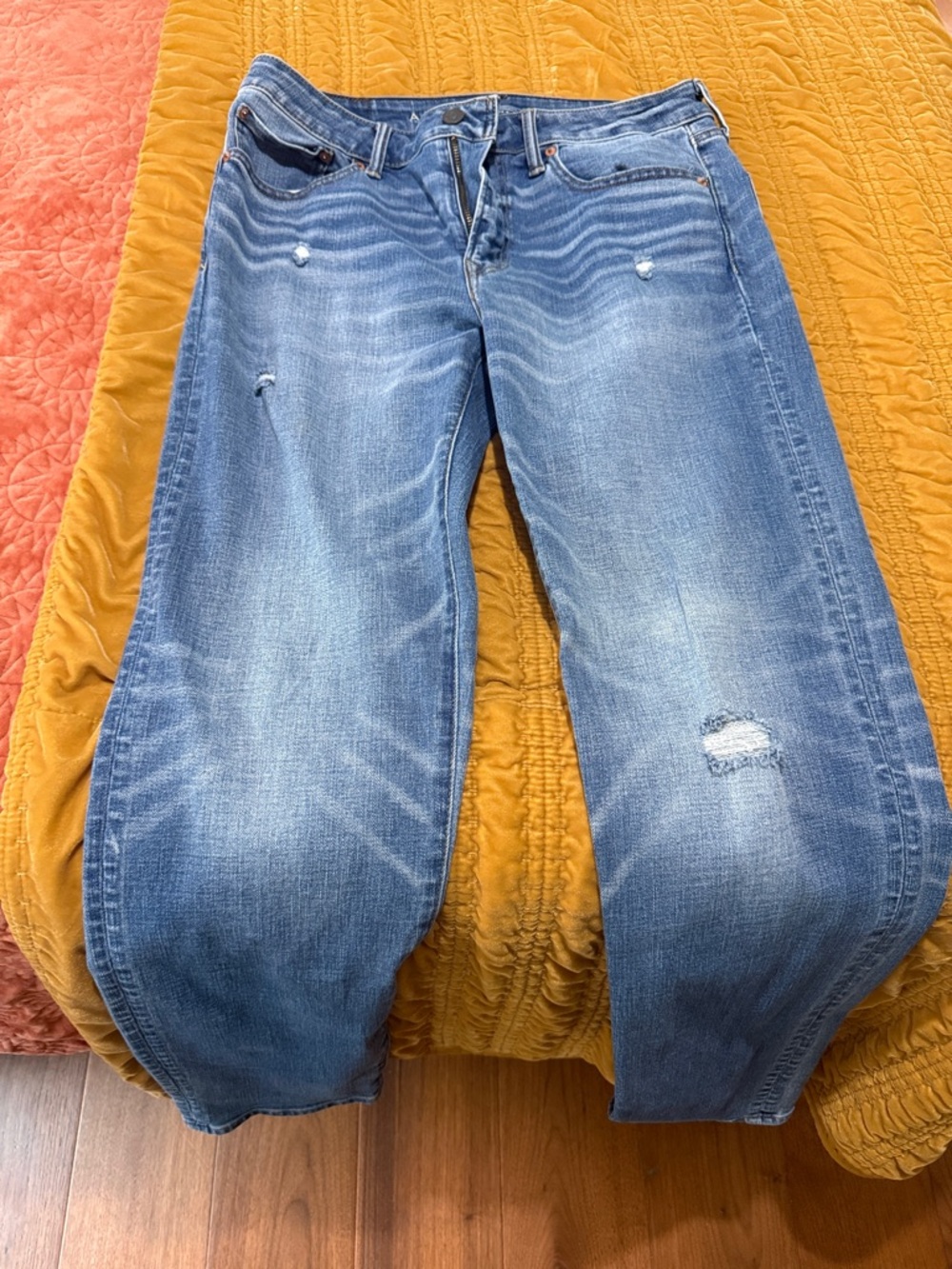 American Eagle Outfitters Light Blue Distressed Boyfriend Jeans